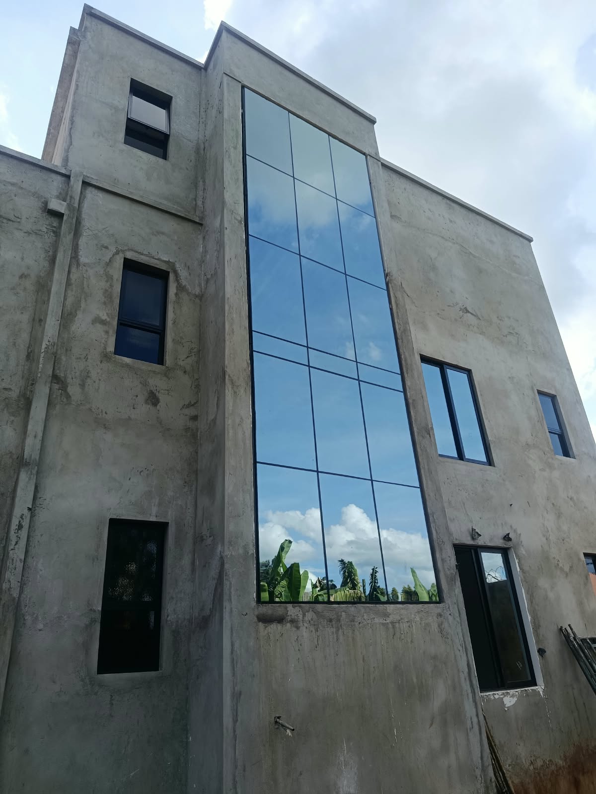 Curtain wall facade glazing
